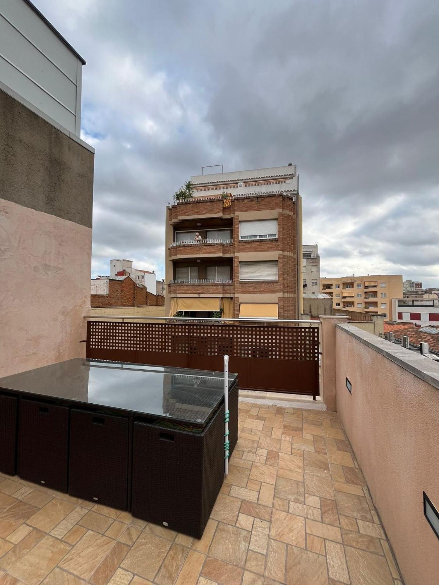 Casa Centrica En Reus Villa Bagian luar foto